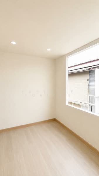 Townhouse Area Latphrao, Bangkok, Khlong Chan, Bang Kapi, Bangkok, 2 Bedrooms, 110 sqm, Townhouse For Sale, by Eastblue Horizon, 500331534 - DDproperty.com
