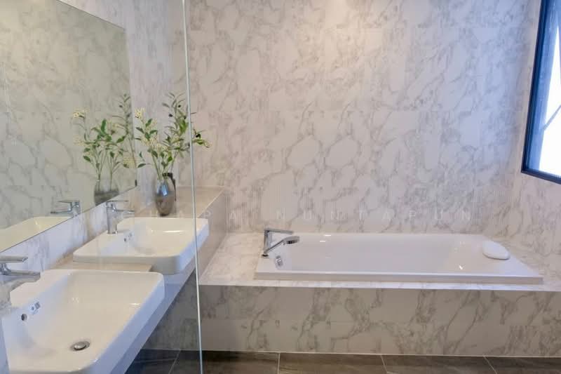 Baan Klang Muang The Edition Bangna Wongwaen, Bangkok, 189 Kanchanaphisek Road, Dok Mai, Prawet, Bangkok, 4 Bedrooms, 241 sqm, Single Detached House For Sale, by Nichapa Nuntapun, 500331551 - DDproperty.com