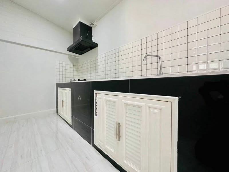 เดอะ เซ็นทรัลไลฟ์ สวนเสือ ศรีราชา, Chon Buri (Pattaya), Surasak, Si Racha, Chon Buri (Pattaya), 2 Bedrooms, 18 sqm, Townhouse For Sale, by A.T.A. Property, 500331599 - DDproperty.com
