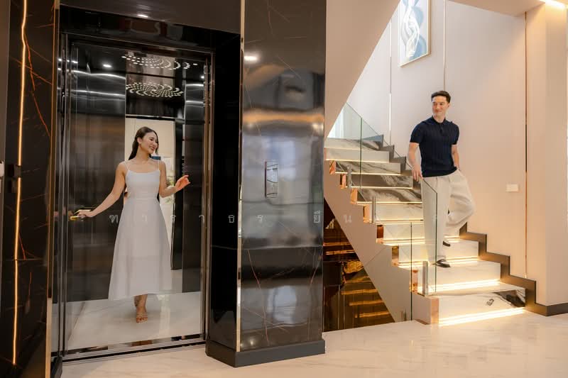 3-story luxury villa in Pattaya, Chon Buri (Pattaya), ทุ่งกลม ตาลหมัน, Nong Pru, Bang Lamung (Pattaya), Chon Buri (Pattaya), 5 Bedrooms, 652 sqm, Villa For Sale, by Tharathorn Yuenyong, 500331720 - DDproperty.com