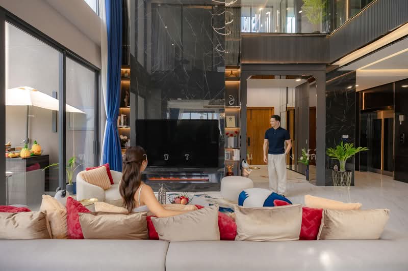 3-story luxury villa in Pattaya, Chon Buri (Pattaya), ทุ่งกลม ตาลหมัน, Nong Pru, Bang Lamung (Pattaya), Chon Buri (Pattaya), 5 Bedrooms, 652 sqm, Villa For Sale, by Tharathorn Yuenyong, 500331720 - DDproperty.com