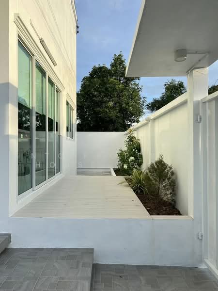 [NTG151] ขาย/เช่า บ้านเดี่ยว Modern Minimal สีขาวสวยสว่าง ทำเลลาดกระบัง บรรยากาศเงียบสงบ โปร่งสบาย ร, Bangkok, ประชากร, Lat Krabang, Bangkok, 5 Bedrooms, 250 sqm, Single Detached House For Rent, by NTG Property House Co.,Ltd., 500331751 - DDproperty.com