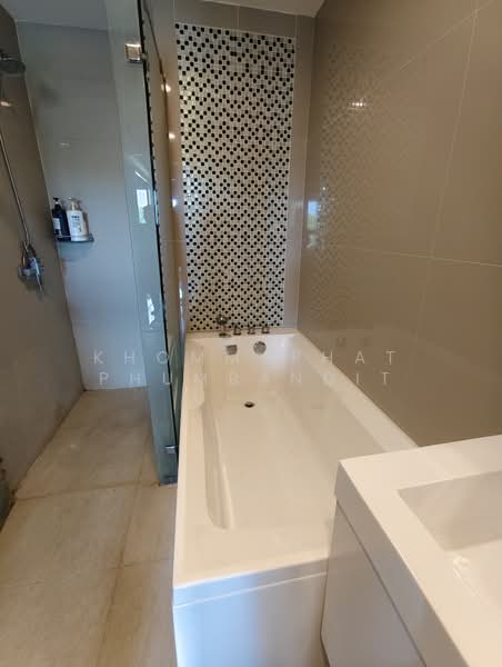 Sea Hill Condo Sriracha : ซีฮิลล์ คอนโด ศรีราชา, ชลบุรี, 456 หมู่ 10 ถนนสุขุมวิท, บางพระ, ศรีราชา, ชลบุรี, 43 ตร.ม., คอนโด ขาย, โดย Khommaphat Phumbandit, 500331763 - DDproperty.com