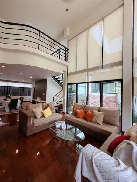 : บ้านเช่า สุขุมวิท 24 เดินไปพร้อมพงศ์ได้ | A Duplex house in Sukumvit Soi 24 right in the middle of, กรุงเทพ, , คลองเตย, กรุงเทพ, 223 ตร.ม., บ้านเดี่ยว ให้เช่า, โดย Connex Property, 500331774 - DDproperty.com