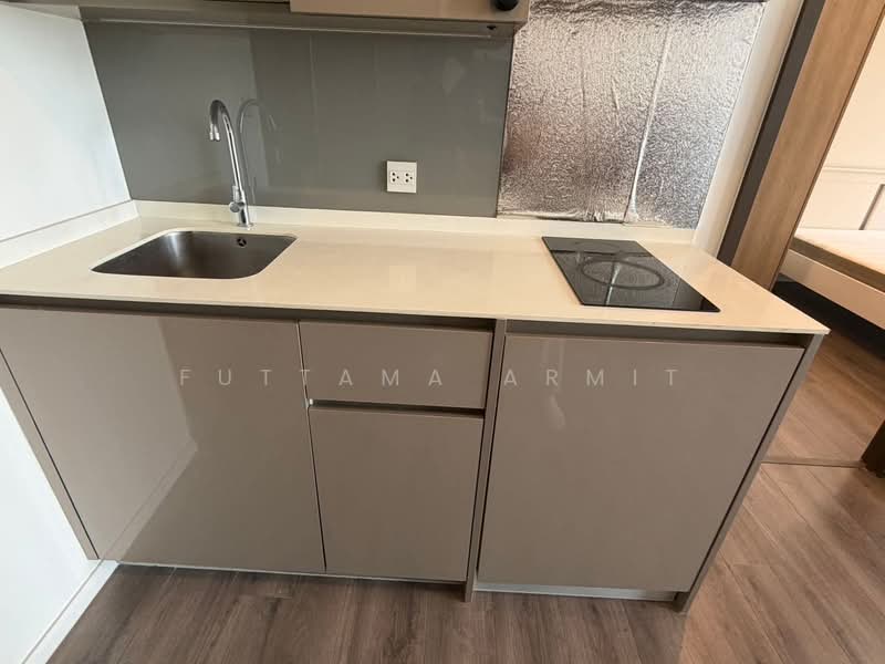 Whizdom Essence, Bangkok, 5 Piyabutr 1 Alley, Bang Chak, Phra Khanong, Bangkok, 1 Bedroom, 34 sqm, Condo For Rent, by Futtama Armit, 500331832 - DDproperty.com