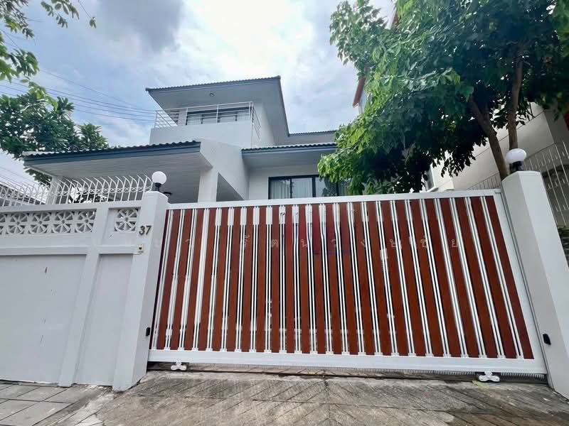 ทำเลสาทร ให้เช่าบ้านเดี่ยว 2 ชั้น ซ.นราธิวาสราชนครินทร์ 15 BRT อาคารสงเคราะห์ BTS ช่องนนทรี บ้านสวย, Bangkok, นราธิวาสราชนครินทร์, Thung Wat Don, Sathon, Bangkok, 6 Bedrooms, 252 sqm, Single Detached House For Rent, by บุษบา รัตนวงษ์ชัย, 500331856 - DDproperty.com