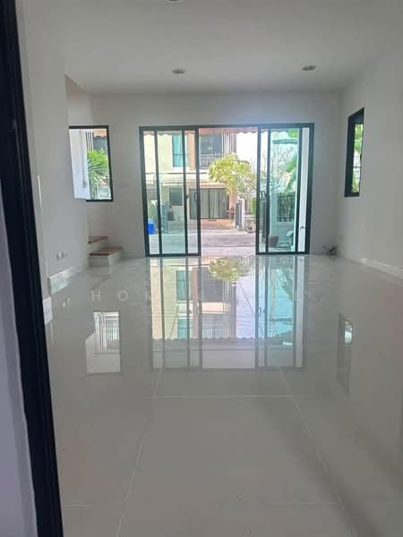 Baan Klang Muang Nawamin 42 : บ้านกลางเมือง นวมินทร์ 42, กรุงเทพ, ซอยนวมินทร์ 42 ถนนนวมินทร์, คลองกุ่ม, บึงกุ่ม, กรุงเทพ, 150 ตร.ม., ทาวน์เฮ้าส์ ขาย, โดย Home4sale, 500331858 - DDproperty.com