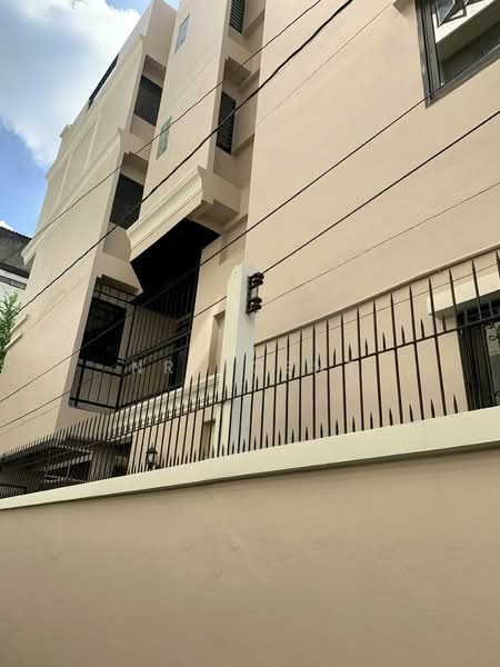 โฮมออฟฟิศ 4 ชั้น สุขุมวิท 4 คลองเตย, กรุงเทพ, คลองเตย, กรุงเทพ, 500 ตร.ม., ทาวน์เฮ้าส์ ให้เช่า, โดย NR AGENT, 500331890 - DDproperty.com