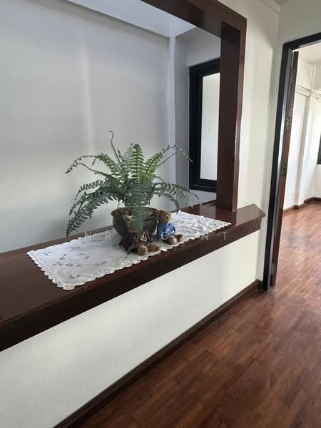 4-story Home office Sukhumvit 4, Khlong Toei, Bangkok, Khlong Toei, Bangkok, 8 Bedrooms, 500 sqm, Townhouse For Rent, by NR AGENT, 500331890 - DDproperty.com