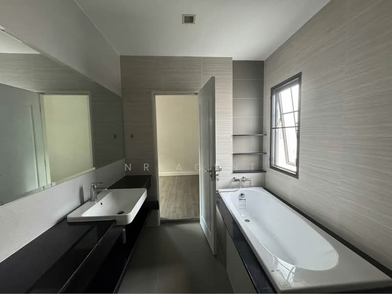 Bangkok Boulevard Sathorn-Pinklao 2, Nonthaburi, Bang Kruai-Chong Thanom Road, Mahasawat, Bang Kruai, Nonthaburi, 4 Bedrooms, 248 sqm, Single Detached House For Rent, by NR AGENT, 500331937 - DDproperty.com