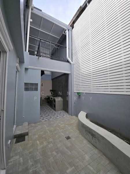 Two adjoining townhouses, Ladprao Wanghin 82, Bangkok, , Lat Phrao, Bangkok, 4 Bedrooms, 200 sqm, Townhouse For Sale, by Connex Property, 500331959 - DDproperty.com
