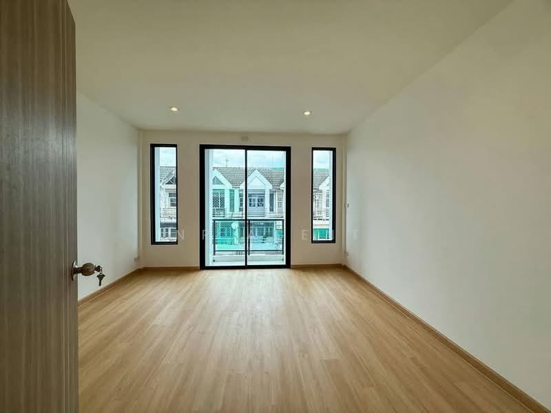 หมู่บ้านรื่นฤดี, Bangkok, Min Buri, Bangkok, 4 Bedrooms, 170 sqm, Townhouse For Sale, by NR AGENT, 500331970 - DDproperty.com