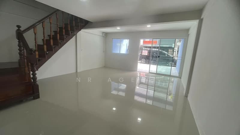 ทาวน์เฮาส์ จรัญสนิทวงศ์23, Bangkok, Bang Khun Sri, Bangkok Noi, Bangkok, 2 Bedrooms, 100 sqm, Townhouse For Sale, by NR AGENT, 500331976 - DDproperty.com