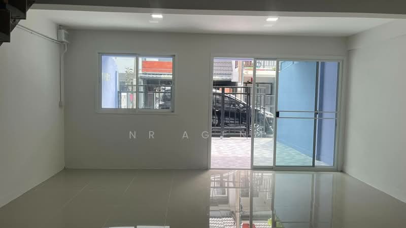 ทาวน์เฮาส์ จรัญสนิทวงศ์23, Bangkok, Bang Khun Sri, Bangkok Noi, Bangkok, 2 Bedrooms, 100 sqm, Townhouse For Sale, by NR AGENT, 500331976 - DDproperty.com