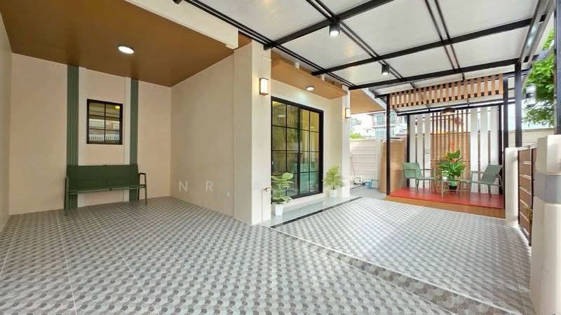 Pruksa Ville 33 Pinklao-Wongwaen 2, Nonthaburi, Kanchanapisek Road (Soi Wat Som Kliang-Wat Phraek), Plai Bang, Bang Kruai, Nonthaburi, 3 Bedrooms, 100 sqm, Townhouse For Sale, by NR AGENT, 500332006 - DDproperty.com