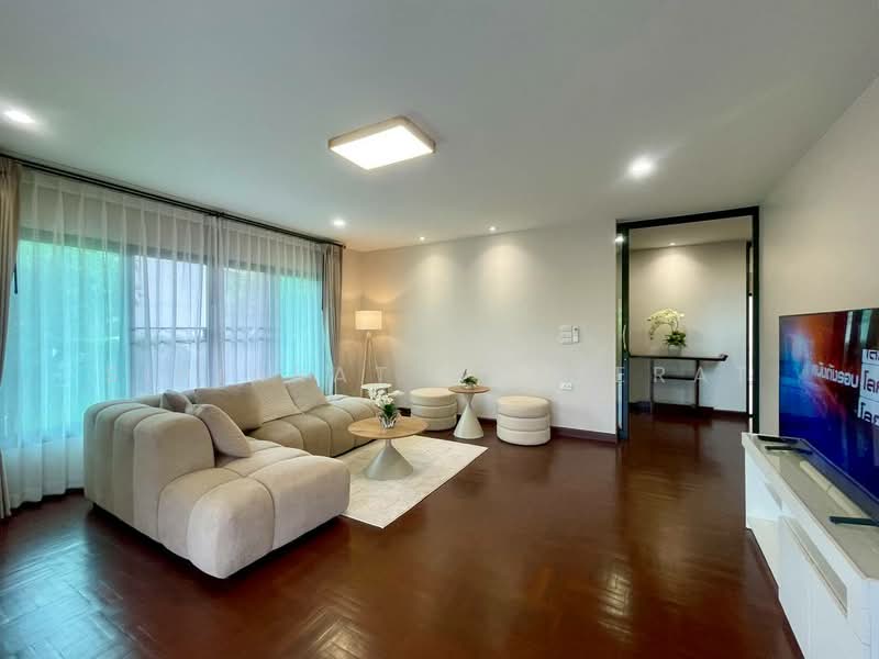 For rent: Newly renovated house near Ruamchok, NIS International School, Tonkla School, and Central, Chiang Mai, San Phi Sua, Muang Chiang Mai, Chiang Mai, 4 Bedrooms, 230 sqm, Single Detached House For Rent, by Sirinrat Maneerat, 500332031 - DDproperty.com