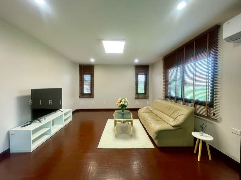 For rent: Newly renovated house near Ruamchok, NIS International School, Tonkla School, and Central, Chiang Mai, San Phi Sua, Muang Chiang Mai, Chiang Mai, 4 Bedrooms, 230 sqm, Single Detached House For Rent, by Sirinrat Maneerat, 500332031 - DDproperty.com