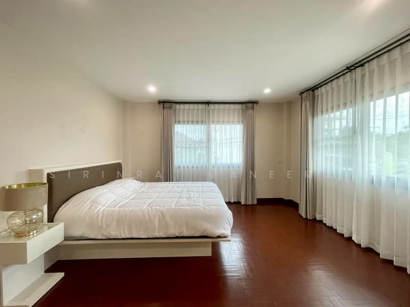 For rent: Newly renovated house near Ruamchok, NIS International School, Tonkla School, and Central, Chiang Mai, San Phi Sua, Muang Chiang Mai, Chiang Mai, 4 Bedrooms, 230 sqm, Single Detached House For Rent, by Sirinrat Maneerat, 500332031 - DDproperty.com