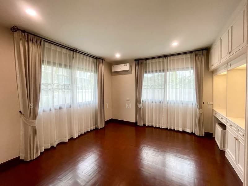 For rent: Newly renovated house near Ruamchok, NIS International School, Tonkla School, and Central, Chiang Mai, San Phi Sua, Muang Chiang Mai, Chiang Mai, 4 Bedrooms, 230 sqm, Single Detached House For Rent, by Sirinrat Maneerat, 500332031 - DDproperty.com