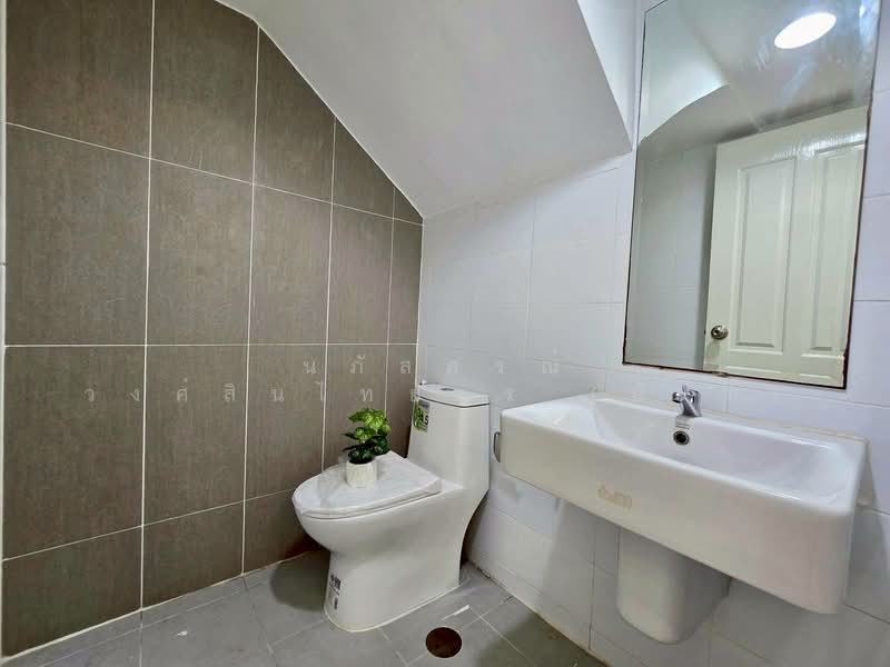 Areeya Daily Kaset-Nawamintr, Bangkok, Ladplakhao Road, Chorake Bua, Lat Phrao, Bangkok, 3 Bedrooms, 80 sqm, Townhouse For Sale, by นภัสศรณ์ วงศ์สินไทยกร (นันท์), 500332050 - DDproperty.com