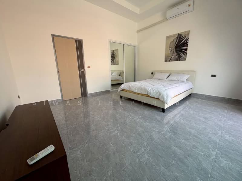 6 Bed Modern Private Pool Villa for Rent @ 200k in Pratumnak Hill with Rooftop Terrace, Chon Buri (Pattaya), Thappraya 10 Alley, Bang Lamung, Bang Lamung (Pattaya), Chon Buri (Pattaya), 6 Bedrooms, 585 sqm, Villa For Rent, by Siwas Thepphabut, 500332081 - DDproperty.com