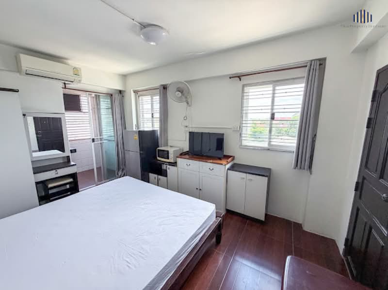 5-storey apartment building for sale with 37 rooms on 319 sq.wah, located in Soi Nawamin 143, Bangkok, นวมินทร์ 143, Nuan Chan, Bueng Kum, Bangkok, , 1,100 sqm, Shophouse For Sale, by คุณลี, 500332094 - DDproperty.com