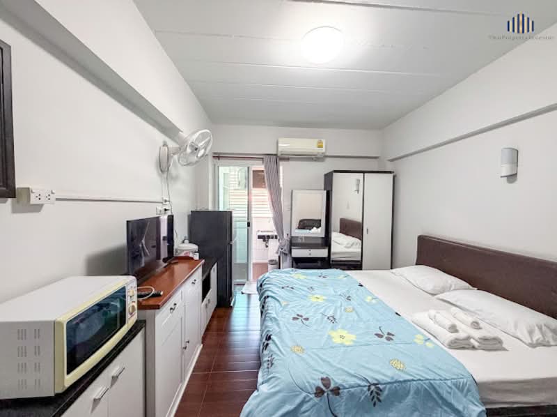 5-storey apartment building for sale with 37 rooms on 319 sq.wah, located in Soi Nawamin 143, Bangkok, นวมินทร์ 143, Nuan Chan, Bueng Kum, Bangkok, , 1,100 sqm, Shophouse For Sale, by คุณลี, 500332094 - DDproperty.com