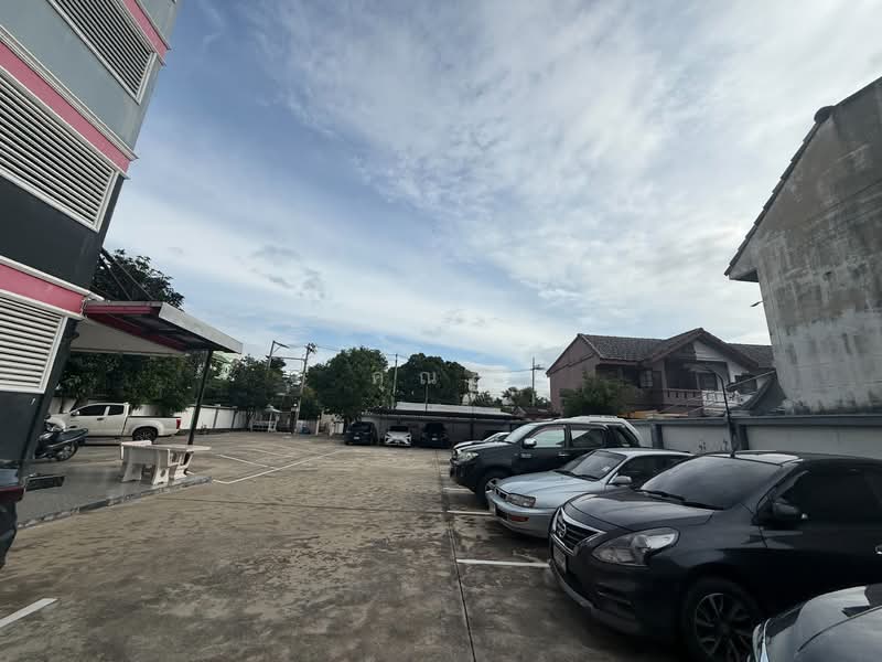 5-storey apartment building for sale with 37 rooms on 319 sq.wah, located in Soi Nawamin 143, Bangkok, นวมินทร์ 143, Nuan Chan, Bueng Kum, Bangkok, , 1,100 sqm, Shophouse For Sale, by คุณลี, 500332094 - DDproperty.com