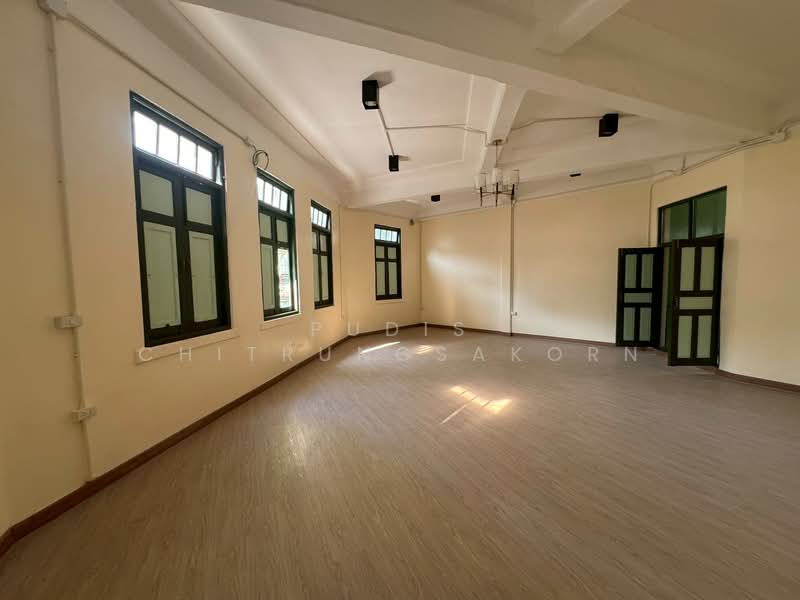 Corner Commercial Building for Rent – Yaowarat / Wongwian 22, Bangkok, Pom Prap, Pom Prap Sattru Phai, Bangkok, , 400 sqm, Shophouse For Rent, by Pudis Chitrungsakorn, 500332129 - DDproperty.com
