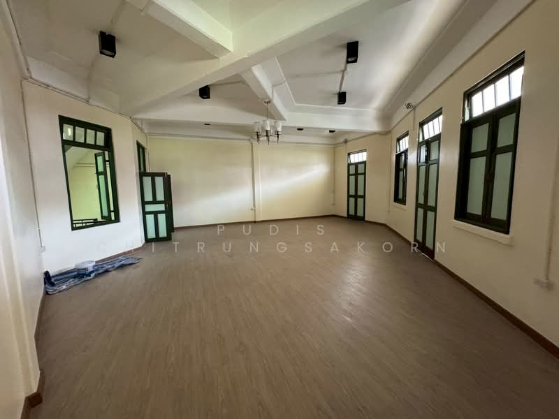 Corner Commercial Building for Rent – Yaowarat / Wongwian 22, Bangkok, Pom Prap, Pom Prap Sattru Phai, Bangkok, , 400 sqm, Shophouse For Rent, by Pudis Chitrungsakorn, 500332129 - DDproperty.com