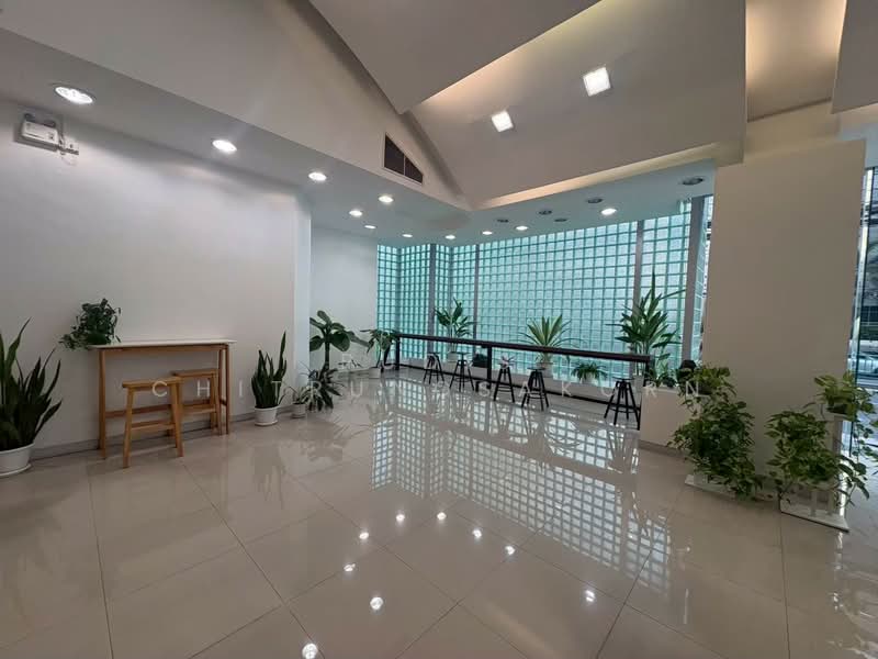 Retail Space for Rent – Phetchaburi / Asoke, Bangkok, Huai Khwang, Bangkok, , 328 sqm, Office Space For Rent, by Pudis Chitrungsakorn, 500332130 - DDproperty.com