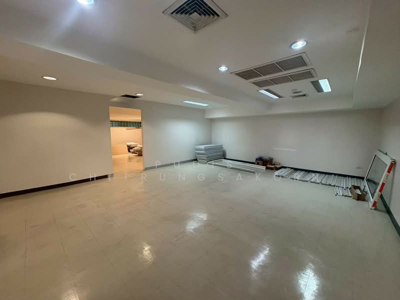 Retail Space for Rent – Phetchaburi / Asoke, Bangkok, Huai Khwang, Bangkok, , 328 sqm, Office Space For Rent, by Pudis Chitrungsakorn, 500332130 - DDproperty.com