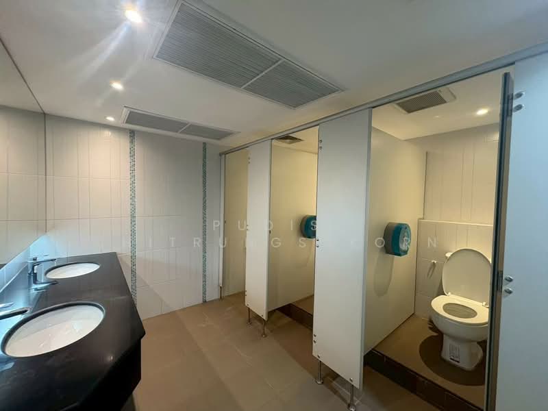 พื้นที่เช่า ชั้น1+ชั้นลอย ถนนเพชรบุรี – อโศก, กรุงเทพ, ห้วยขวาง, กรุงเทพ, 328 ตร.ม., สำนักงาน ให้เช่า, โดย Pudis Chitrungsakorn, 500332130 - DDproperty.com