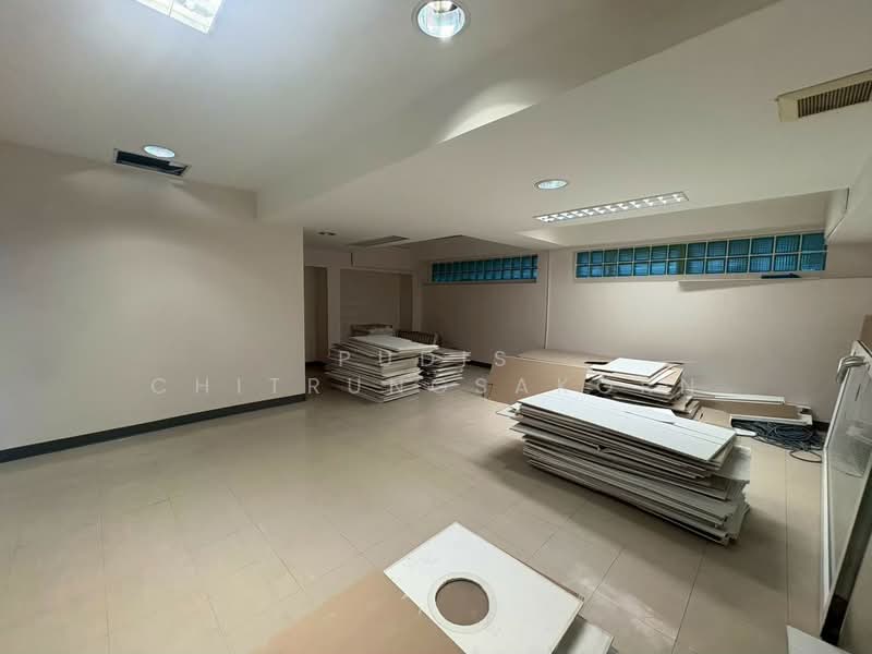 Retail Space for Rent – Phetchaburi / Asoke, Bangkok, Huai Khwang, Bangkok, , 328 sqm, Office Space For Rent, by Pudis Chitrungsakorn, 500332130 - DDproperty.com