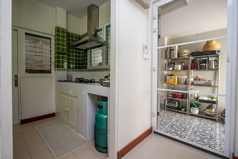 Spacious House in San Kamphaeng, Chiang Mai, San Kamphaeng, Chiang Mai, 5 Bedrooms, 270 sqm, Single Detached House For Sale, by คุณ รุ่งทิพย์, 500332182 - DDproperty.com
