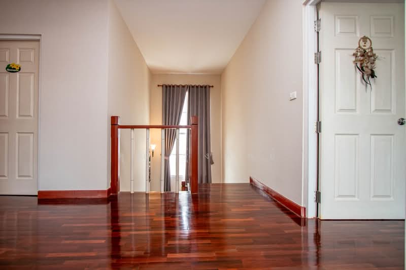 Spacious House in San Kamphaeng, Chiang Mai, San Kamphaeng, Chiang Mai, 5 Bedrooms, 270 sqm, Single Detached House For Sale, by คุณ รุ่งทิพย์, 500332182 - DDproperty.com