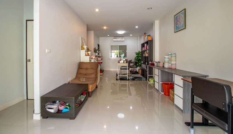 Spacious House in San Kamphaeng, Chiang Mai, San Kamphaeng, Chiang Mai, 5 Bedrooms, 270 sqm, Single Detached House For Sale, by คุณ รุ่งทิพย์, 500332182 - DDproperty.com