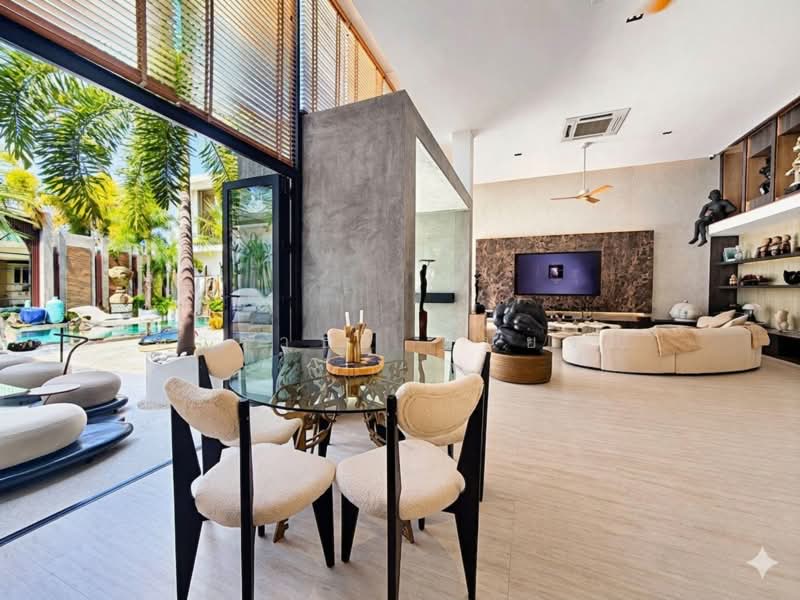 Luxury Villa with Chic Decor on Pratumnak Hill, Pattaya, Chon Buri (Pattaya), พระตำหนัก 5, Nong Pru, Bang Lamung (Pattaya), Chon Buri (Pattaya), 4 Bedrooms, 435 sqm, Villa For Sale, by Tharathorn Yuenyong, 500332205 - DDproperty.com