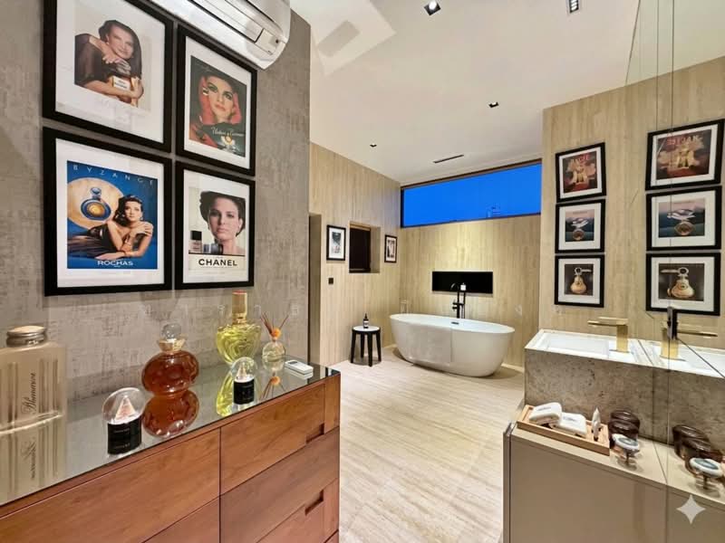 Luxury Villa with Chic Decor on Pratumnak Hill, Pattaya, Chon Buri (Pattaya), พระตำหนัก 5, Nong Pru, Bang Lamung (Pattaya), Chon Buri (Pattaya), 4 Bedrooms, 435 sqm, Villa For Sale, by Tharathorn Yuenyong, 500332205 - DDproperty.com