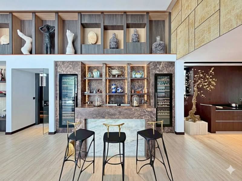 Luxury Villa with Chic Decor on Pratumnak Hill, Pattaya, Chon Buri (Pattaya), พระตำหนัก 5, Nong Pru, Bang Lamung (Pattaya), Chon Buri (Pattaya), 4 Bedrooms, 435 sqm, Villa For Sale, by Tharathorn Yuenyong, 500332205 - DDproperty.com