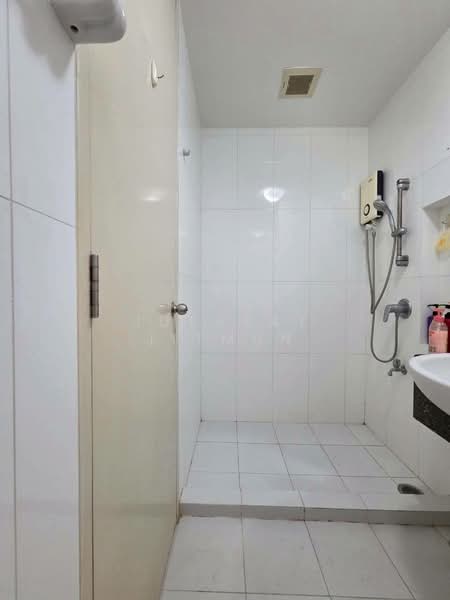 The Parkland Srinakarin Lakeside, Samut Prakan, 555 Lasalle Road, Bang Kaeo, Bang Plee, Samut Prakan, 1 Bedroom, 36 sqm, Condo For Sale, by Jutarat Jitmun, 500332251 - DDproperty.com