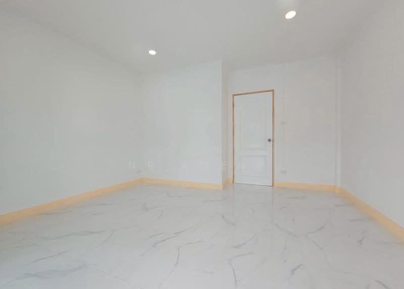 Ban Rom Ngao Mai, Nonthaburi, Soi Ban Rom Ngao Mai, Bang Khu Rat, Bang Bua Thong, Nonthaburi, 2 Bedrooms, 99 sqm, Townhouse For Sale, by NR AGENT, 500332354 - DDproperty.com
