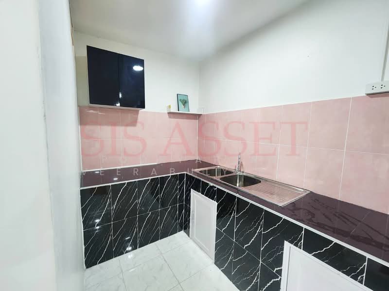 Petchpailin Phraya Suren 35, Bangkok, Bang Chun, Khlong Sam Wa, Bangkok, 3 Bedrooms, 200 sqm, Townhouse For Sale, by Poonyaporn Veerabulyarit, 500332400 - DDproperty.com