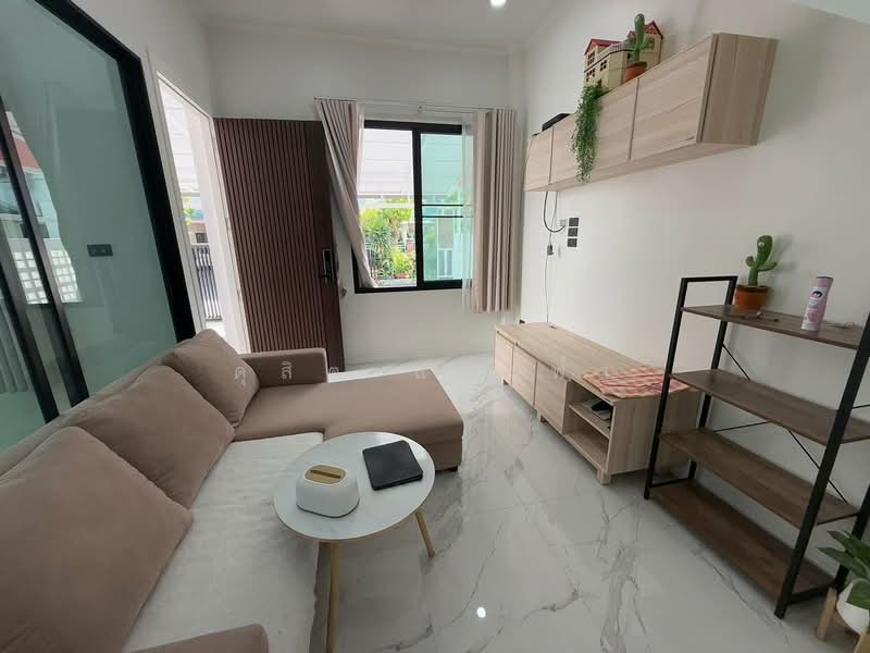 ให้เช่าบ้านเดี่ยว 2 ชั้น บ้านใหม่ ใกล้หนองมน ชลบุรี, Chon Buri (Pattaya), Huai Kapi, Muang Chon Buri, Chon Buri (Pattaya), 3 Bedrooms, 200 sqm, Single Detached House For Rent, by Dusit Saengfa, 500332401 - DDproperty.com
