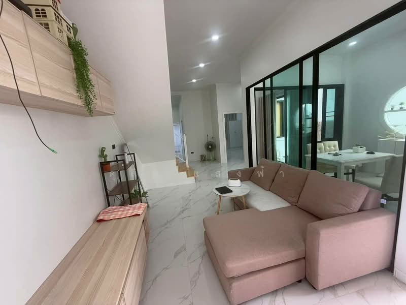 ให้เช่าบ้านเดี่ยว 2 ชั้น บ้านใหม่ ใกล้หนองมน ชลบุรี, Chon Buri (Pattaya), Huai Kapi, Muang Chon Buri, Chon Buri (Pattaya), 3 Bedrooms, 200 sqm, Single Detached House For Rent, by Dusit Saengfa, 500332401 - DDproperty.com
