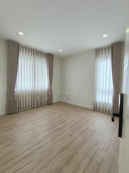 Habitia Motif Panya-Ramintra, Bangkok, Panya Intra Road, Sam Wa Tawan Tok, Khlong Sam Wa, Bangkok, 4 Bedrooms, 250 sqm, Single Detached House For Sale, by นภัสศรณ์ วงศ์สินไทยกร (นันท์), 500332408 - DDproperty.com