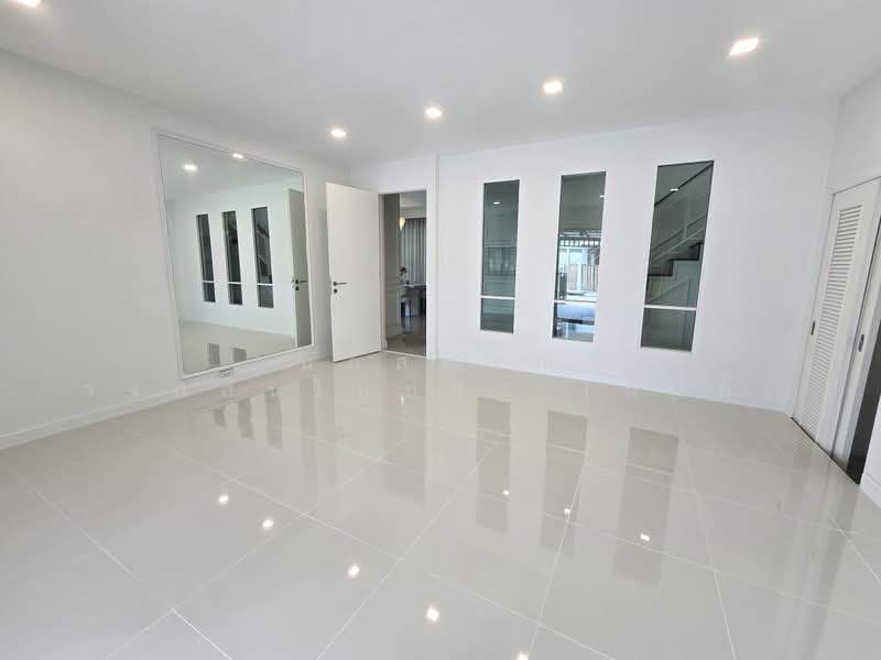 Habitia Motif Panya-Ramintra, Bangkok, Panya Intra Road, Sam Wa Tawan Tok, Khlong Sam Wa, Bangkok, 4 Bedrooms, 250 sqm, Single Detached House For Sale, by นภัสศรณ์ วงศ์สินไทยกร (นันท์), 500332408 - DDproperty.com