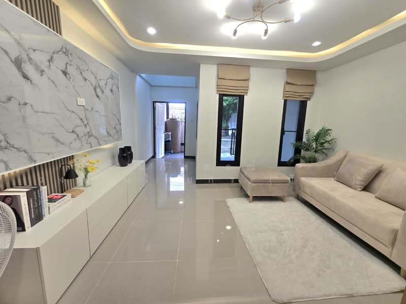 หมู่บ้าน ธันยพฤกษ์ ผดุงพันธ์11 หนองจอก, Bangkok, ผดุงพันธ์11, Nong Chok, Bangkok, 2 Bedrooms, 80 sqm, Townhouse For Sale, by นภัสศรณ์ วงศ์สินไทยกร (นันท์), 500332412 - DDproperty.com