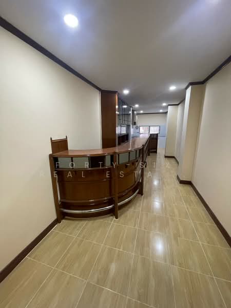 เช่าอาคารพาณิชย์ ใจกลางสีลม-พัฒน์พงศ์, Bangkok, สุรวงศ์ ซอย5, Suriyawong, Bang Rak, Bangkok, , 220 sqm, Shophouse For Rent, by Forty-Six Real Estate Group, 500332429 - DDproperty.com