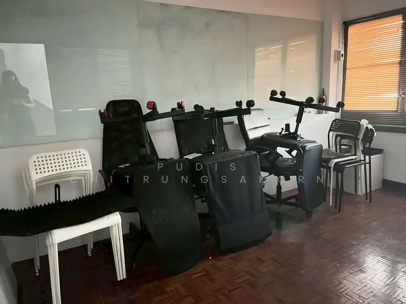 4-Storey Townhome for Rent – Inthamara Area, Bangkok, Din Daeng, Bangkok, , 160 sqm, Shophouse For Rent, by Pudis Chitrungsakorn, 500332446 - DDproperty.com